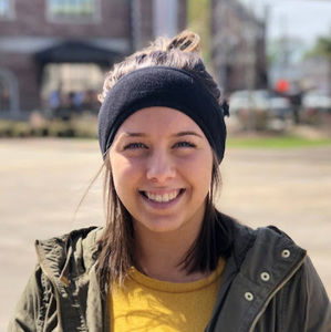 Meet your Posher, Alexis